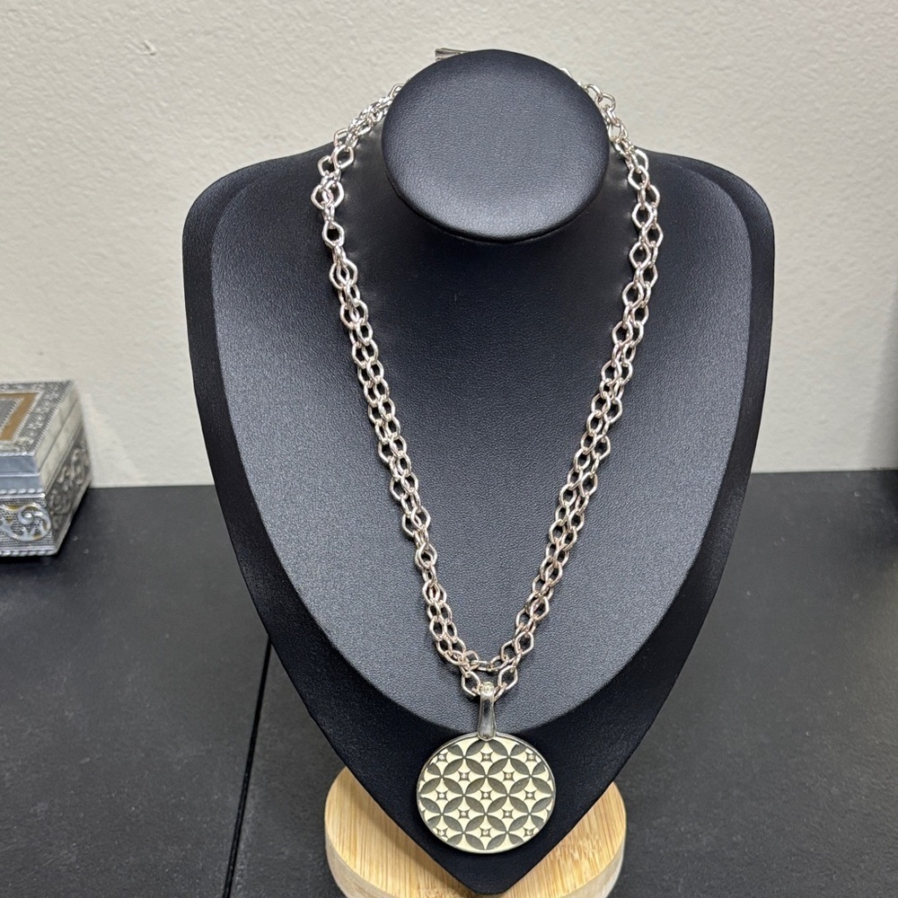 Premier Designs Enamel Circle Removable Pendant on Layered Chain Necklace